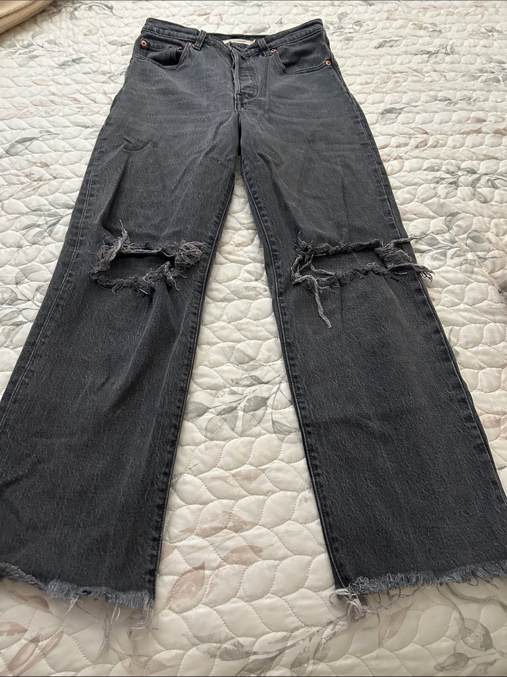 Black Distressed Ribcage Straight Levi’s Jeans